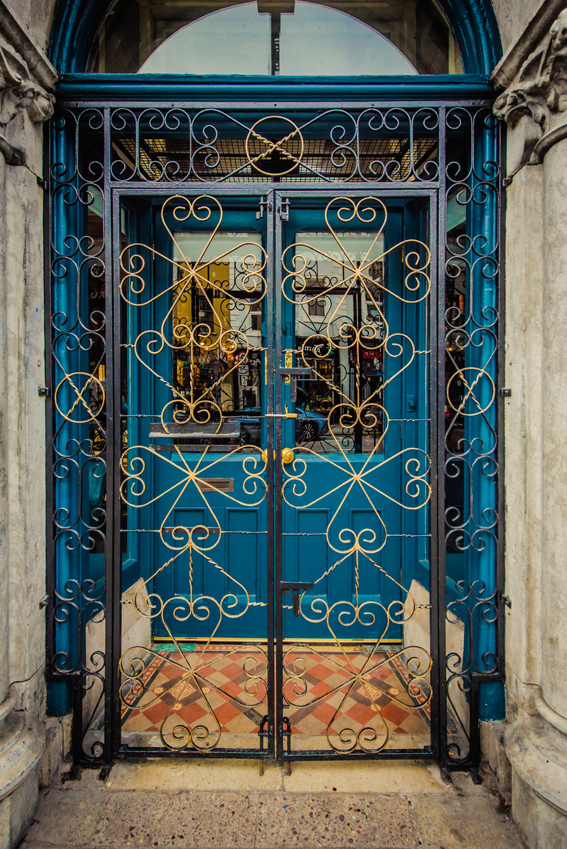 elegant doorway at Hotel Isaacs