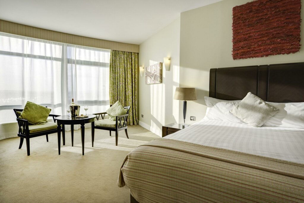 zdjęcie sypialni w Cork International Hotel
