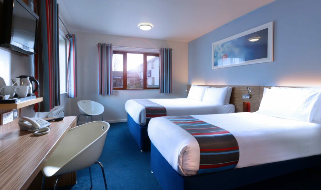 soveværelse på Travelodge Cork