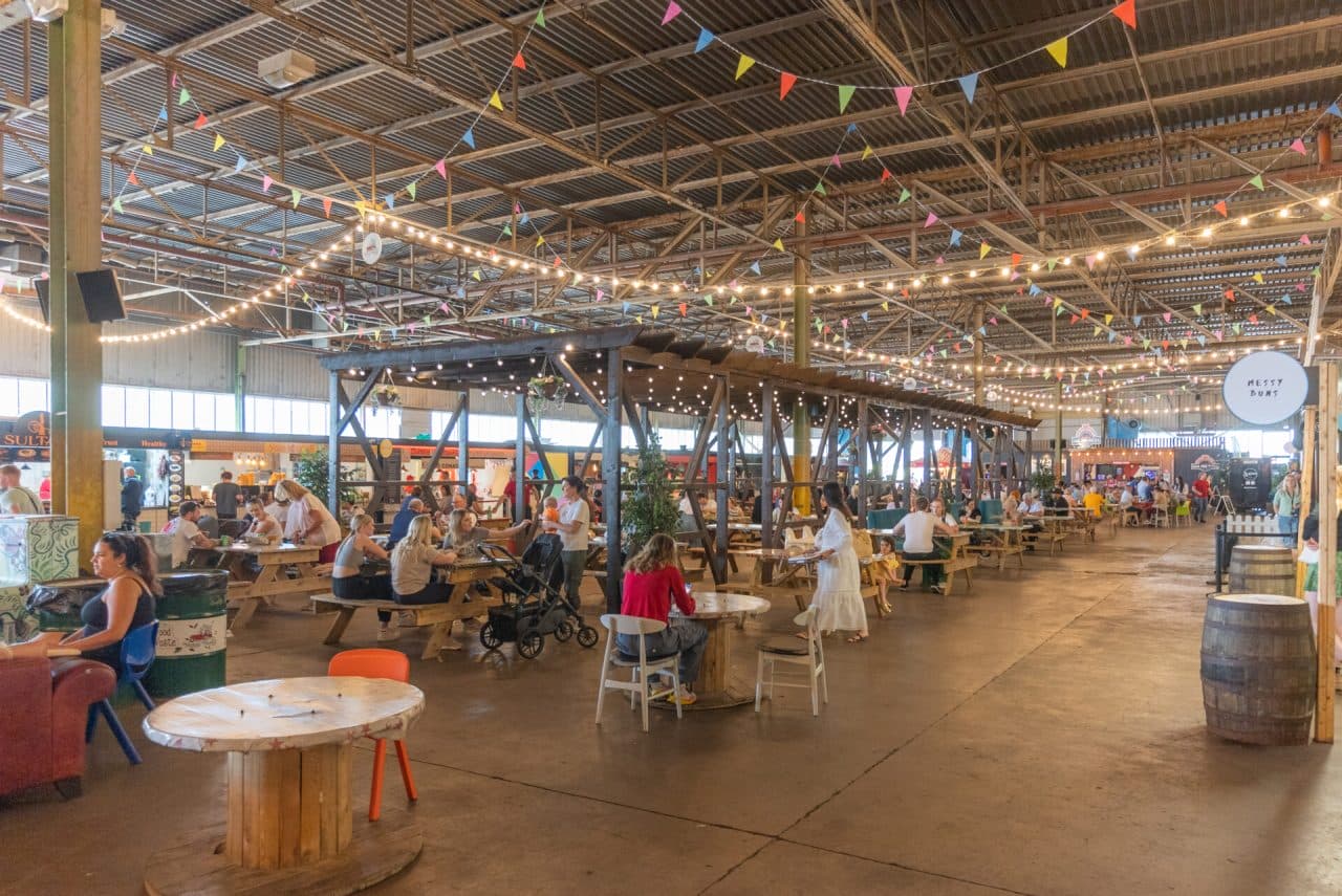 foto del mercato del porto turistico