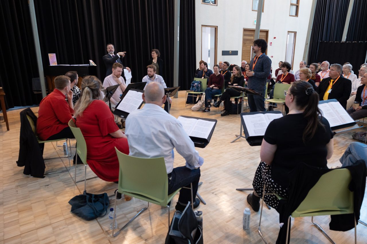 Immagine in evidenza per l'articolo di cronaca del Cork International Choral Festival "Ultimi spazi! Corso di direzione corale"